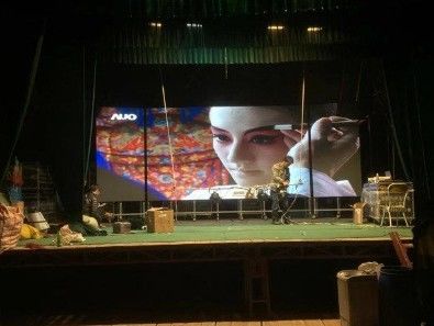Longda Outdoor Full Color LED Display 104x104 Dots Hoge Definitie