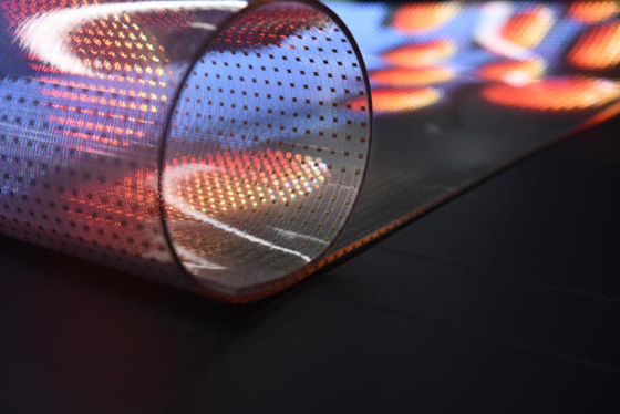 Doorzichtig glas LED-scherm P3.91mm Holografische serie Refresh 3840Hz
