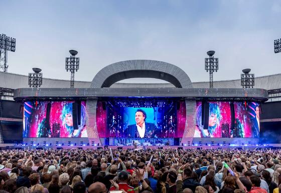 Outdoor advertentie borden P4 gebogen led display RGB Duurzaam en energiezuinig