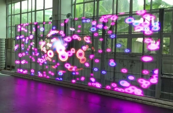 220W/ M2 de Transparante Vertoning 5000nits 7.8mm HOOFD van Mesh Screen Outdoor Glass Window